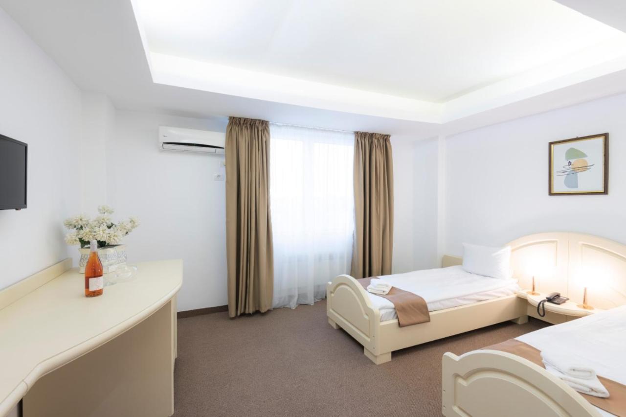 Hotel Randy Констанца Екстер'єр фото