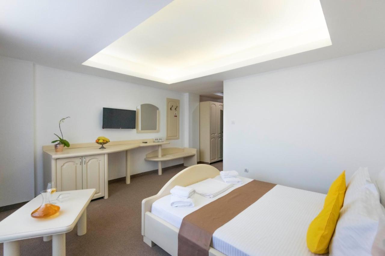 Hotel Randy Констанца Екстер'єр фото