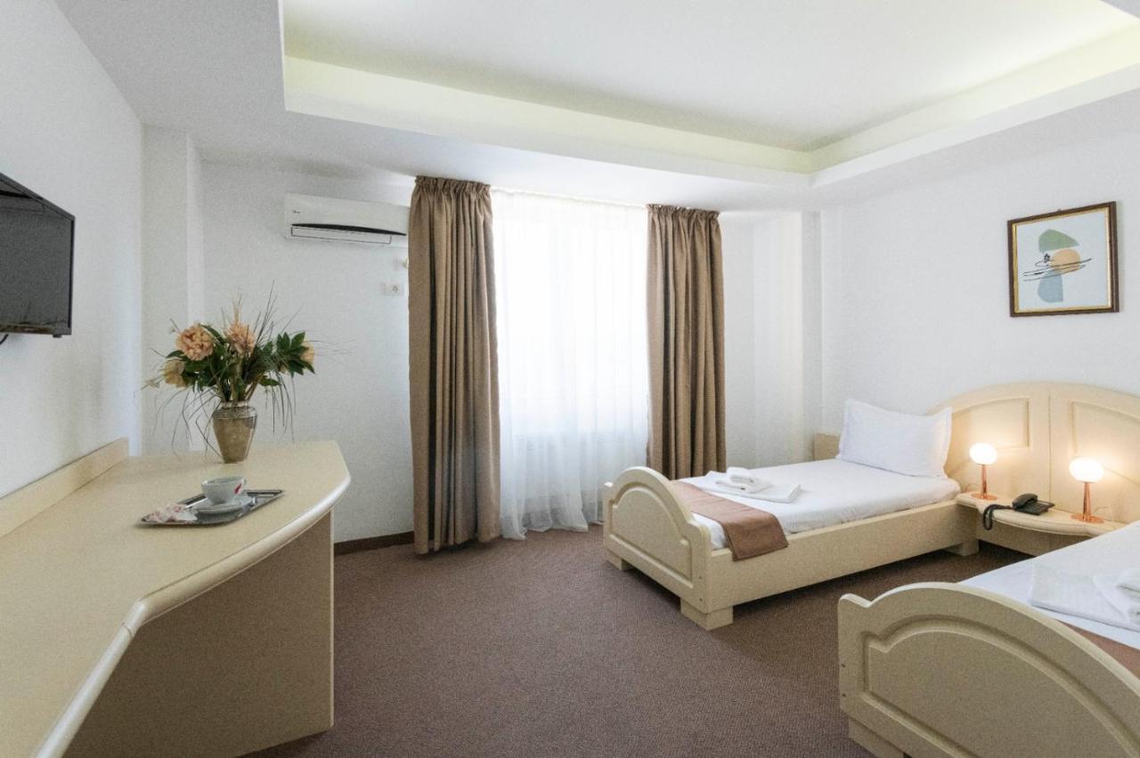 Hotel Randy Констанца Екстер'єр фото