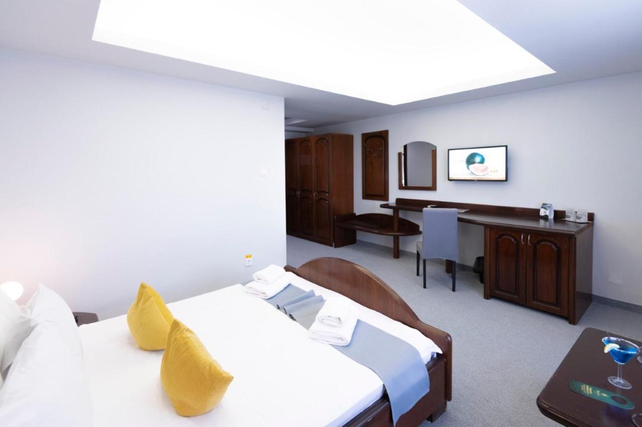 Hotel Randy Констанца Екстер'єр фото