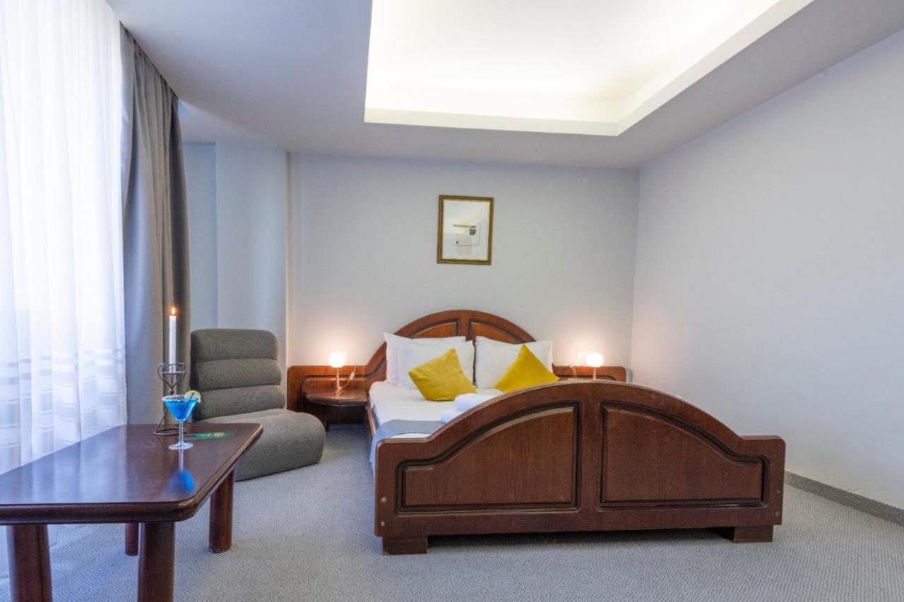 Hotel Randy Констанца Екстер'єр фото